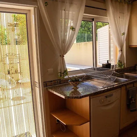 Casa Do Lagar - Beautiful Townhouse Near Algarve Beaches Pêra